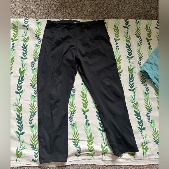 🌿Layers Capris leggings - Picture 2 of 5